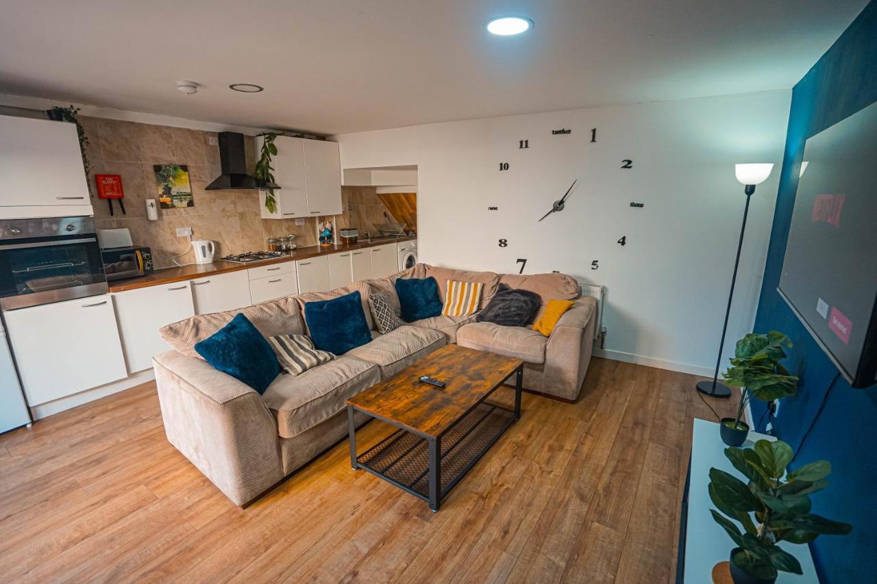 Private And Spacious 2 Bedroom House - Free Parking! Cardiff Exteriör bild