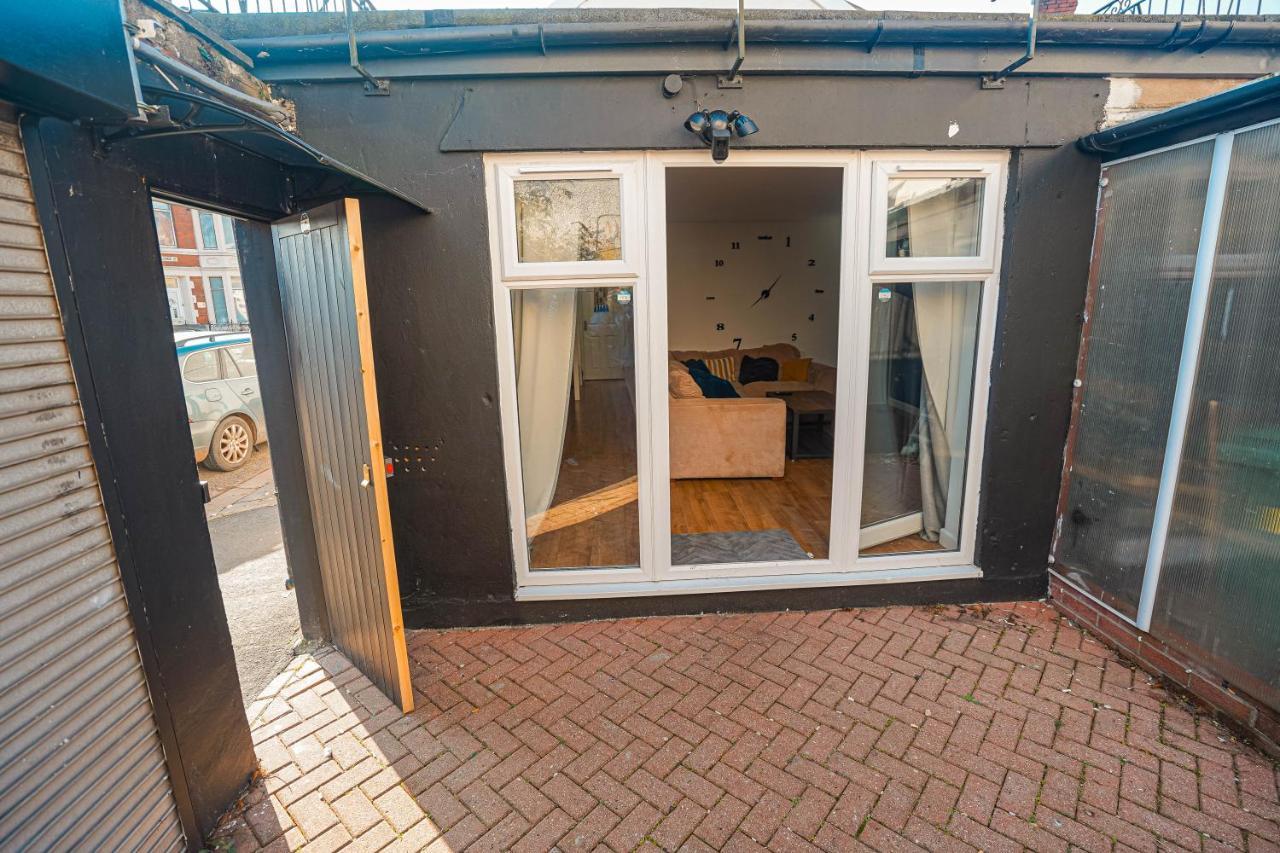 Private And Spacious 2 Bedroom House - Free Parking! Cardiff Exteriör bild