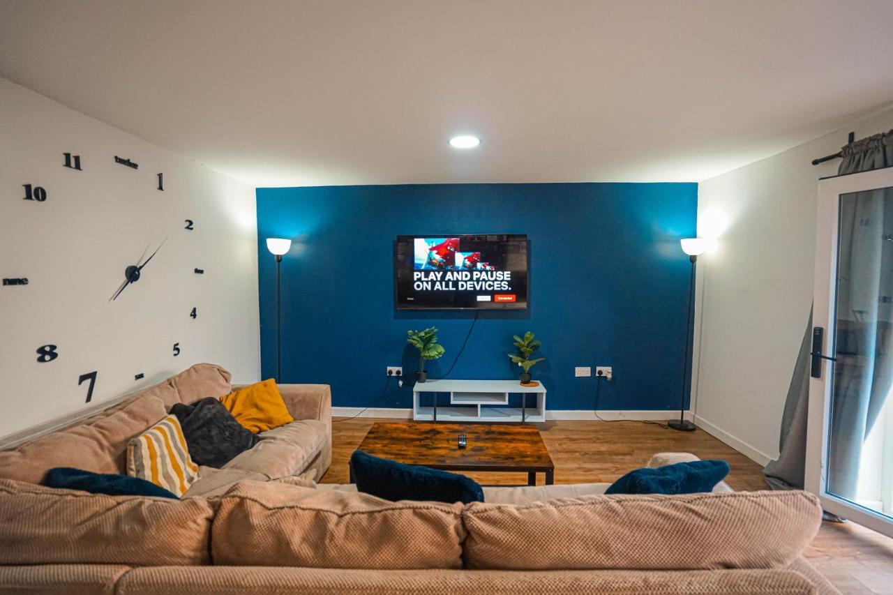 Private And Spacious 2 Bedroom House - Free Parking! Cardiff Exteriör bild