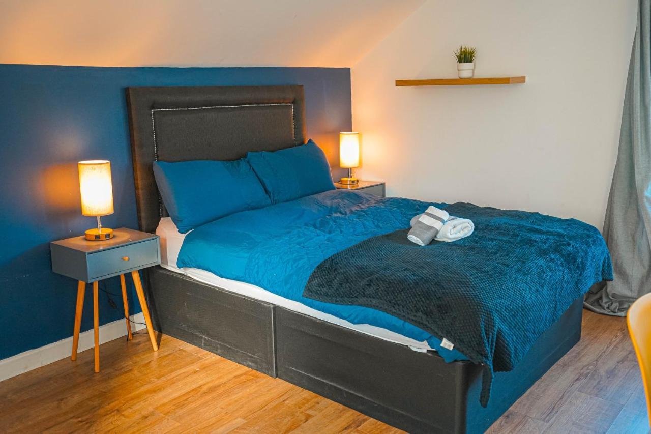 Private And Spacious 2 Bedroom House - Free Parking! Cardiff Exteriör bild