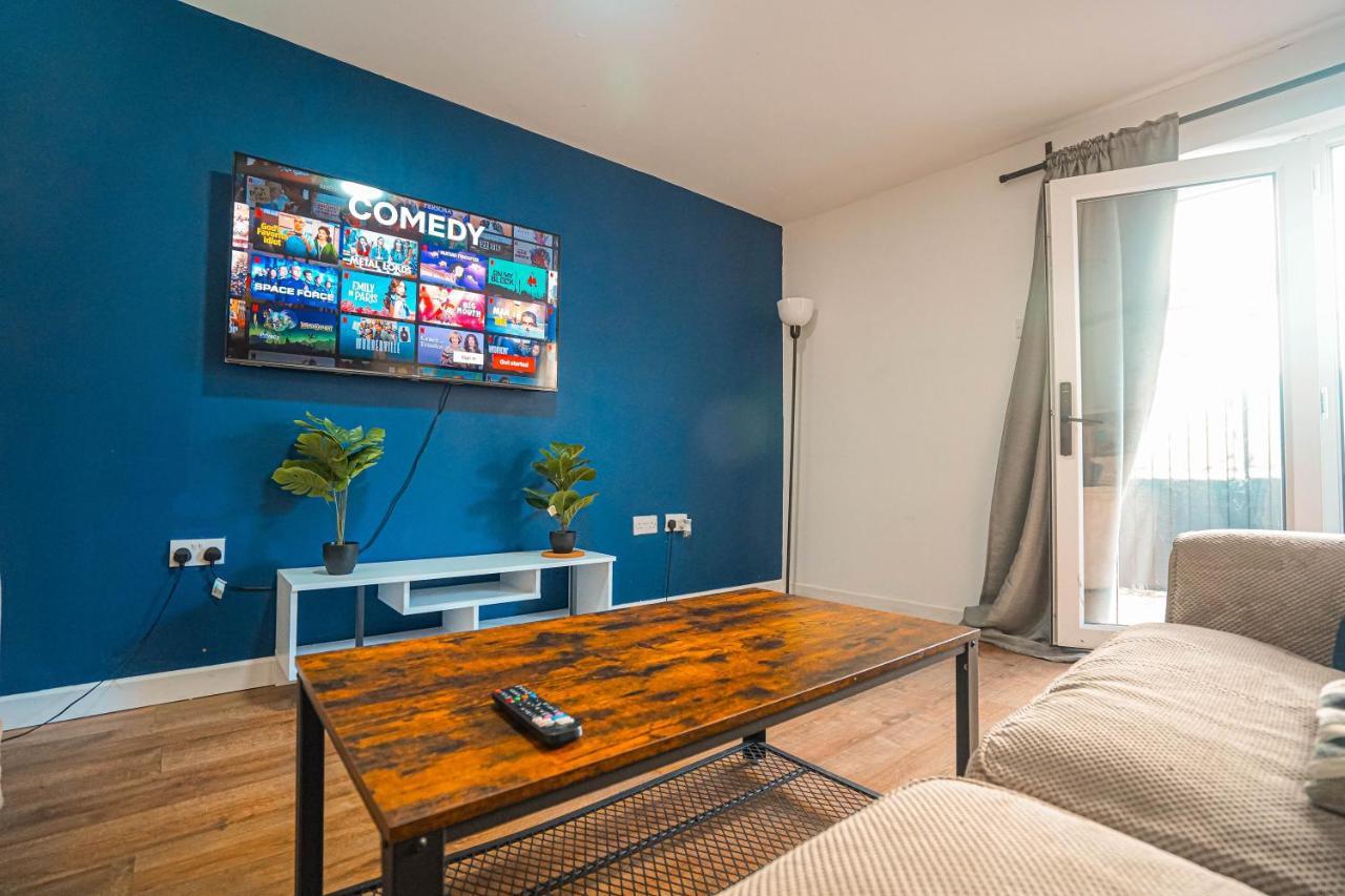 Private And Spacious 2 Bedroom House - Free Parking! Cardiff Exteriör bild